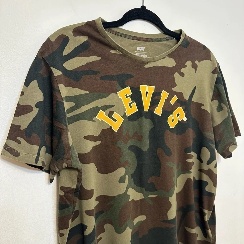 Levi’s Men’s Camo Camouflage Tee Shirt T Shirt L Large Short Sleeve Casual